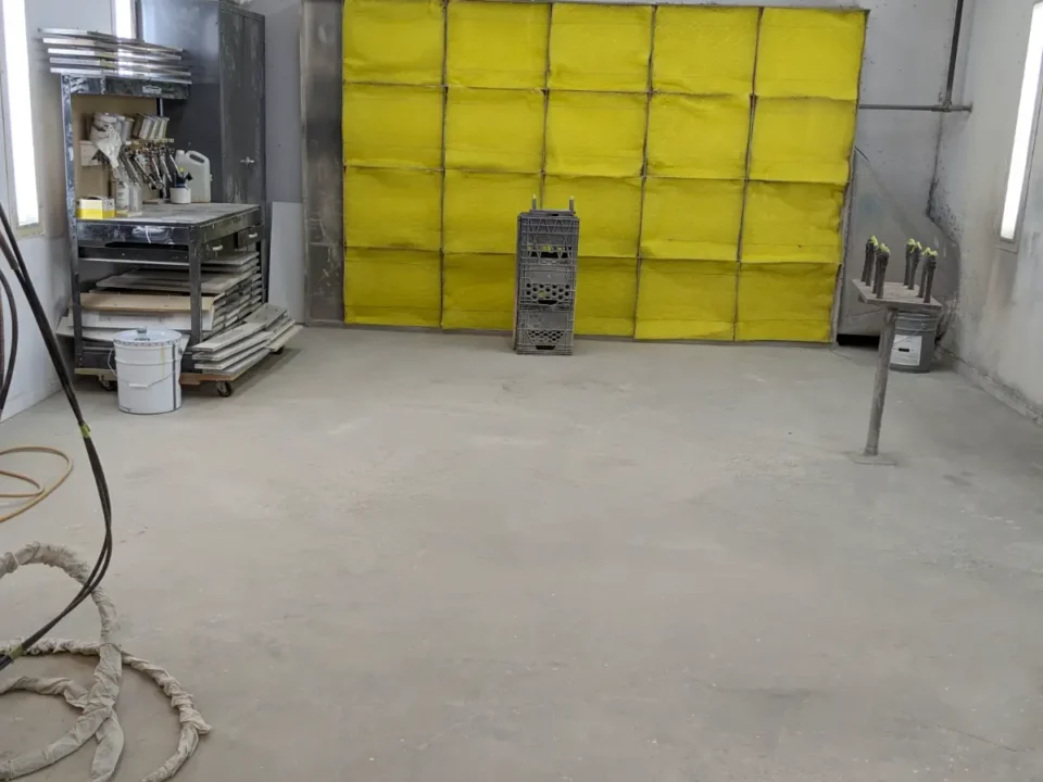 Atelier de finition - environnement de travail - Finition Thomalpha