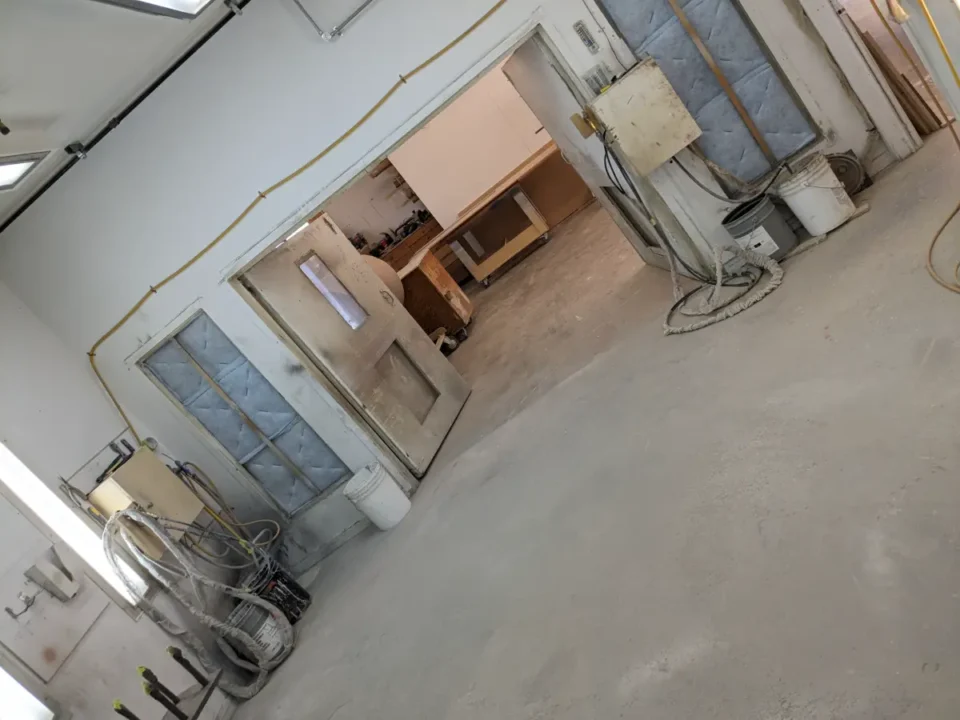 Atelier de finition - environnement de travail - Finition Thomalpha