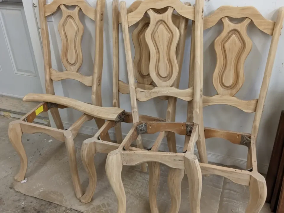 Table en orme finition vernissage - Finition Thomalpha