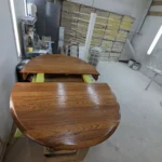 Table en orme finition vernissage - Finition Thomalpha